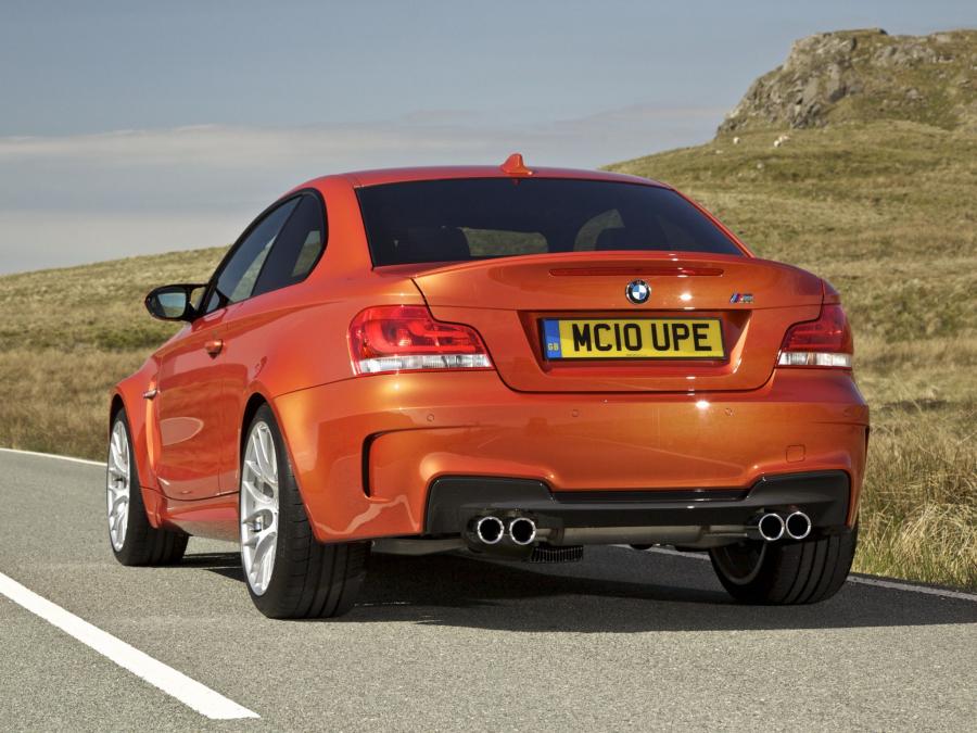  BMW 1-Series M Coupe 2011 года  (UK) (фото 2 из 30)